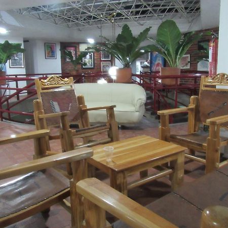 Hotel Nuevo Tio فاليدوبار المظهر الخارجي الصورة