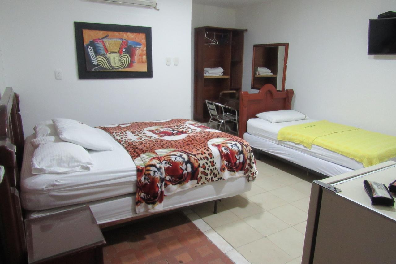 Hotel Nuevo Tio فاليدوبار المظهر الخارجي الصورة